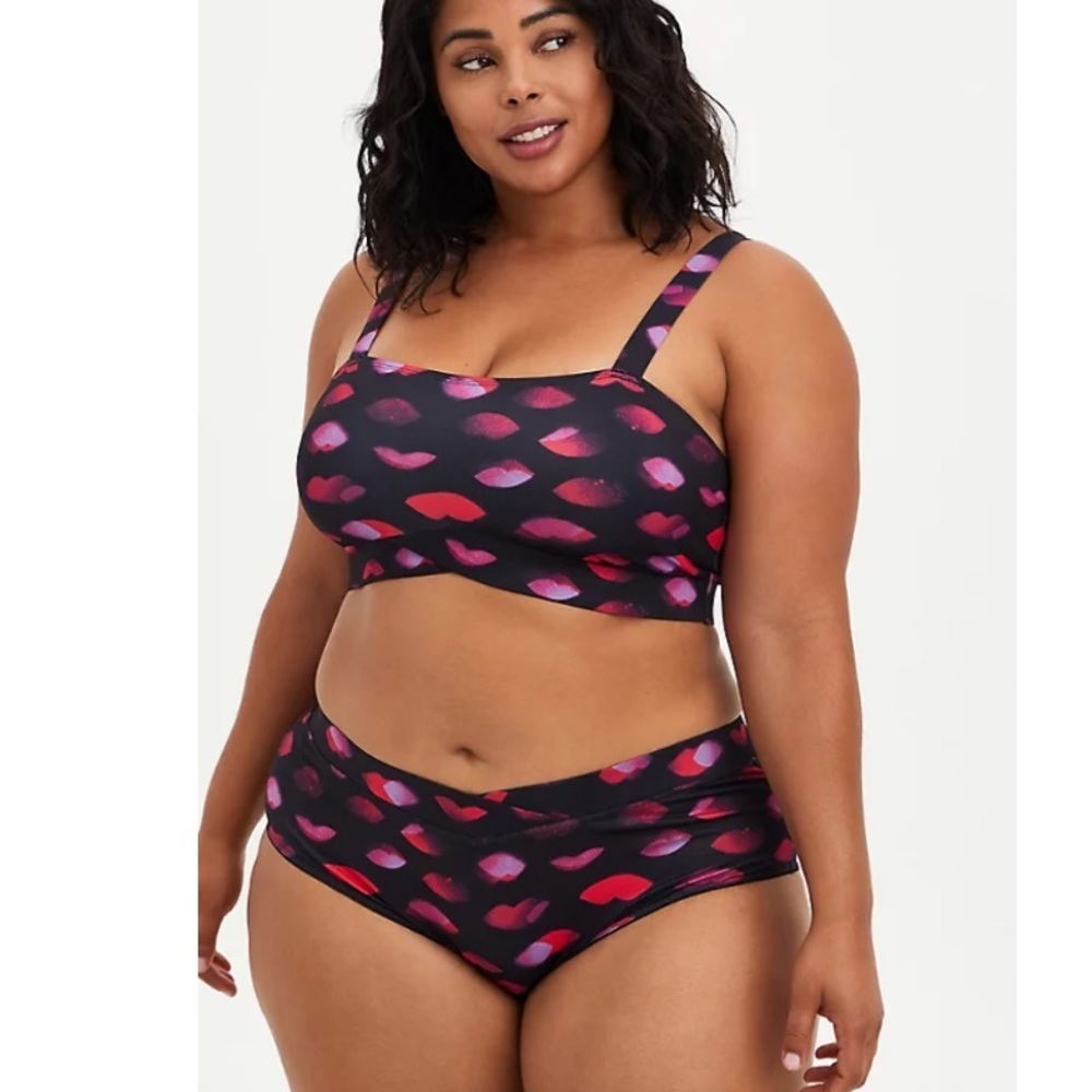 torrid Black Lip Print Bralette - Picture 3 of 6